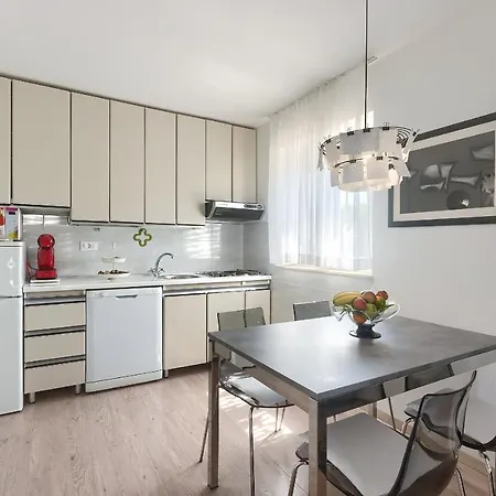 Palm View Apartment *