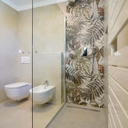 Palm View Apartment *