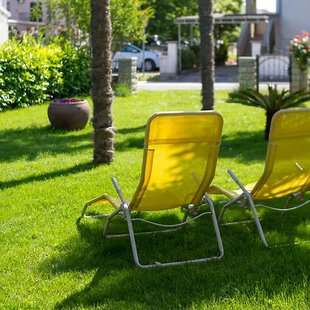 Palm View Apartment *