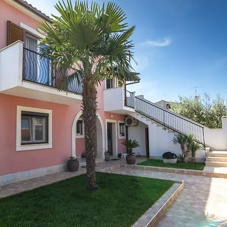 Apartment Palm View Rovinj