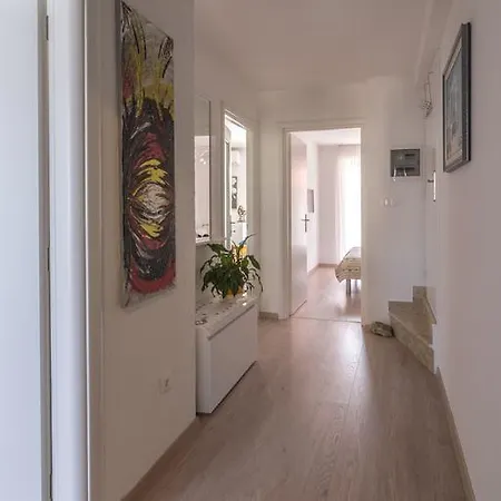 Palm View Apartman *